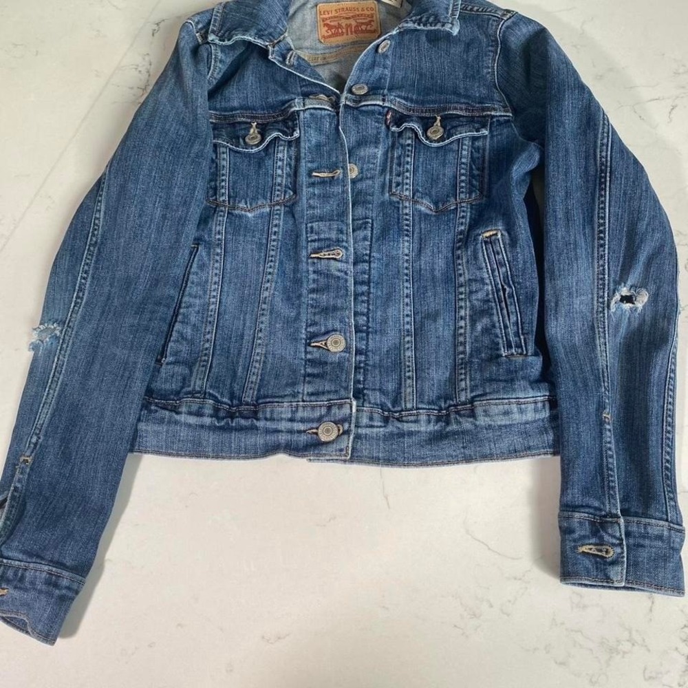 Levi's Trucker Denim Jacket Distressed Vintage Wash Women's Size small - Picture 7 of 8